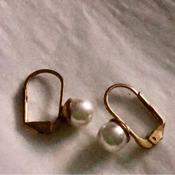 Simple Pearl French Wire Earrings-NWT - Picture 2 of 3